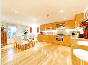 3 bedroom maisonette for rent in Finchley Road,
Hampstead, NW3