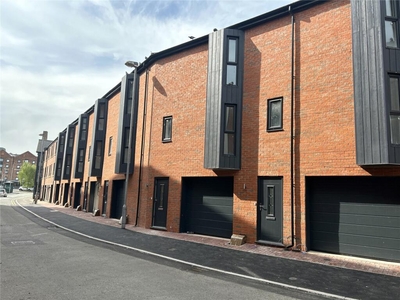 3 bedroom mews property for sale in Charles Street, Chester, Cheshire, CH1