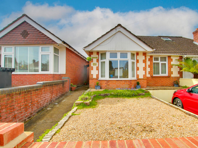 3 bedroom semi-detached bungalow for sale in Sholing! Three Double Bedroom Semi Detached Bungalow! Off Road Parking!, SO19