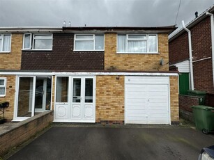 3 bedroom semi-detached house for rent in Allesley Road, Solihull, B92