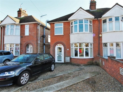 3 bedroom semi-detached house for rent in Ashcroft Road, Ipswich, IP1
