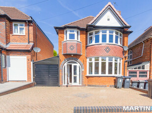 3 bedroom semi-detached house for rent in Beverley Court Road, Quinton, B32