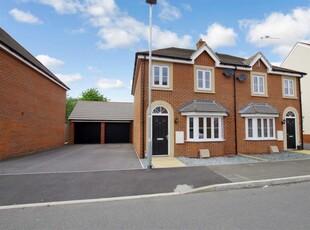 3 bedroom semi-detached house for rent in Culverhouse Rd, The Sidings, Swindon, SN1