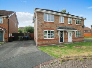 3 bedroom semi-detached house for rent in Echo Close, Saltney, Chester, CH4