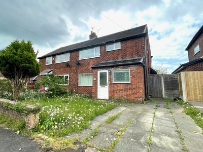 3 bedroom semi-detached house for rent in Maple Crescent, Penketh, Warrington , WA5