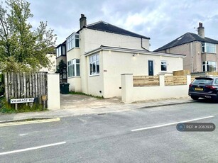 3 bedroom semi-detached house for rent in Vicarage Road, Shipley, BD18