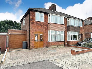3 bedroom semi-detached house for rent in **WALKING DISTANCE TO THE EMBANKMENT**Castle Road Bedford MK40