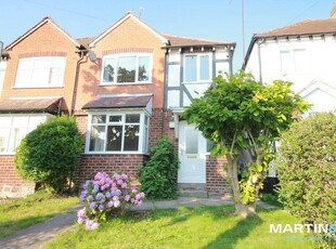 3 bedroom semi-detached house for rent in Woodleigh Avenue, Harborne, B17