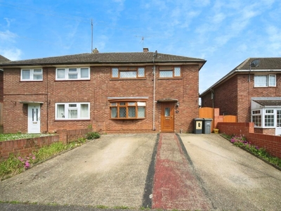 3 bedroom semi-detached house for sale in Cheney Road, LUTON, LU4