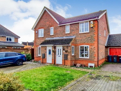 3 bedroom semi-detached house for sale in Lytham Place, Great Denham, Bedford, MK40