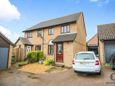 3 bedroom semi-detached house for sale in St Margarets Drive, Sprowston, NR7