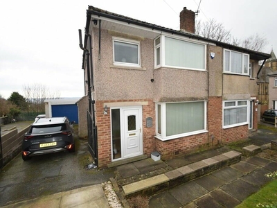 3 bedroom semi-detached house for sale in Westlands Drive, Allerton, Bradford, BD15