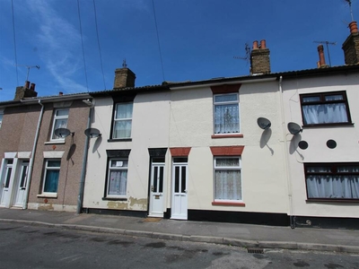 3 bedroom terraced house for rent in Alma Street, Sheerness, Kent, ME12