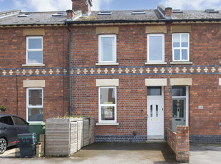 3 bedroom terraced house for rent in Rowanfield Road, Cheltenham GL51 8AG, GL51