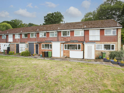 3 bedroom terraced house for sale in Broadmead, Tunbridge Wells, TN2