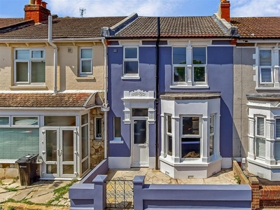 3 bedroom terraced house for sale in Crofton Road, Portsmouth, Hampshire, PO2