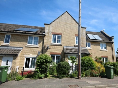 3 bedroom terraced house for sale in Grebe Court, Cambridge, CB5