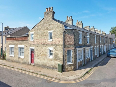 3 bedroom terraced house for sale in Gwydir Street, Cambridge, CB1