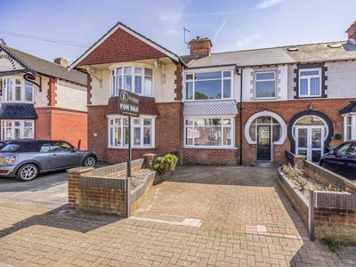 3 bedroom terraced house for sale in Hawthorn Crescent, Cosham, PO6