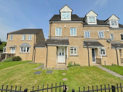 3 bedroom terraced house for sale in Kingfisher Court, Clayton Heights, Bradford, BD6
