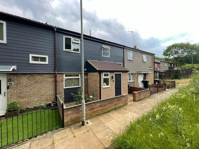 3 bedroom terraced house for sale in Lower Meadow Court, Thorplands, Northampton NN3 8AX, NN3