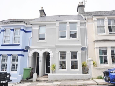 3 bedroom terraced house for sale in Oxford Avenue, Plymouth. A 3 Bedroom Mid Terrace Family Home in Peverell. , PL3