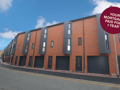 3 bedroom town house for sale in Charles Street, Chester, CH1
