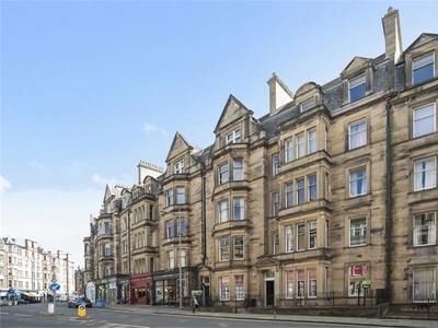 4 bed fourth floor flat for sale in Bruntsfield