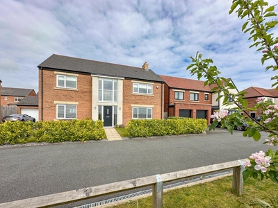 4 bedroom detached house for sale in Highfield Place, Killingworth Village, Newcastle Upon Tyne, NE12