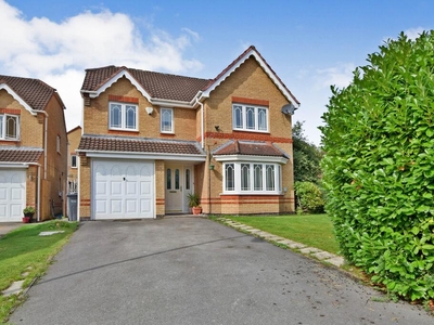 4 bedroom detached house for sale in Kempsford Close, Manchester, M23