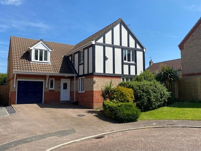 4 bedroom detached house for sale in Laywood Close, Bury St. Edmunds, IP32