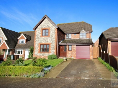 4 bedroom detached house for sale in Turnham Green, Dussindale, NR7