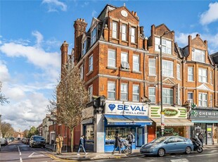 4 bedroom flat for rent in Grand Parade, Green Lanes, London, N4