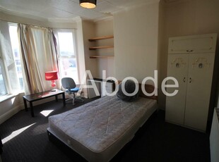 4 bedroom house for rent in Norwood Grove, Hyde Park, Leeds, LS6