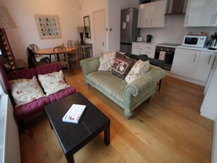 4 bedroom house for rent in Regent Park Avenue, Leeds, LS6