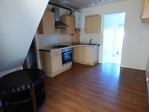 4 bedroom house for rent in Stokes Road, East Ham, E6
