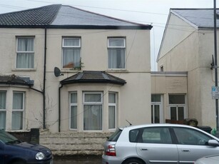 4 bedroom house for rent in Wyeverne Road, Cathays, CF24