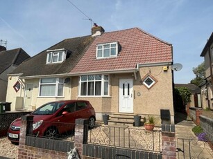 4 bedroom semi-detached house for rent in Mackie Avenue, Filton, Bristol, BS34