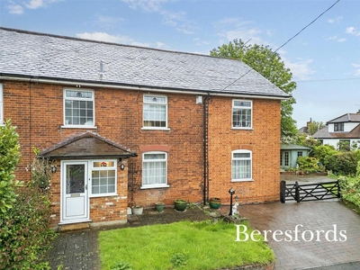 4 bedroom semi-detached house for sale in Brentwood Road, Herongate, CM13