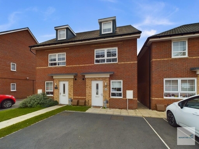 4 bedroom semi-detached house for sale in Regeneration Way, Beeston, NG9