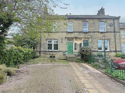 4 bedroom semi-detached house for sale in Sal Royd Road, Low Moor, Bradford, BD12