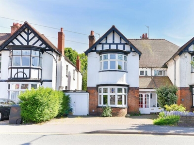 4 bedroom semi-detached house for sale in Vicarage Road, Kings Heath, Birmingham, B14