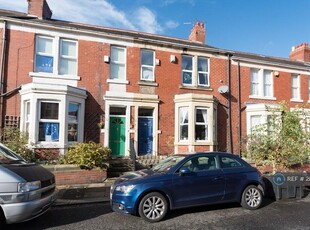 4 bedroom terraced house for rent in Curtis Road, Newcastle Upon Tyne, NE4