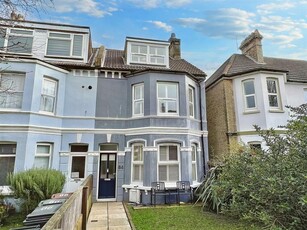 4 bedroom town house for rent in Willingdon Road, Eastbourne, BN21