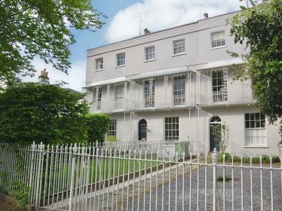 4 bedroom town house for sale in London Road, Cheltenham, Gloucestershire, GL52