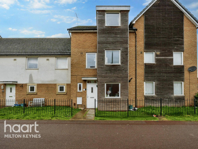 4 bedroom town house for sale in Newport Road, Broughton, MK10