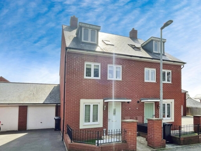 4 bedroom town house for sale in Sunflower Road, Emersons Green, Bristol, Gloucestershire, BS16