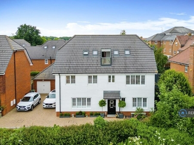 5 bedroom detached house for rent in Smith Way, Headcorn, Ashford, TN27
