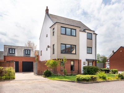 5 bedroom detached house for sale in Hepburn Avenue, Great Park, NE13