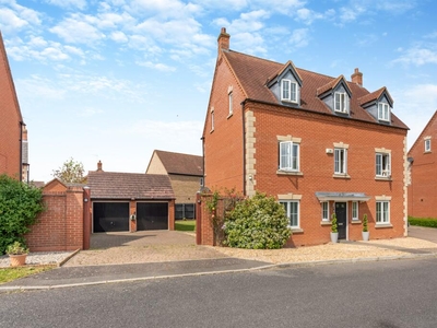 5 bedroom detached house for sale in Horseshoe Way, Hampton Vale, Peterborough, PE7